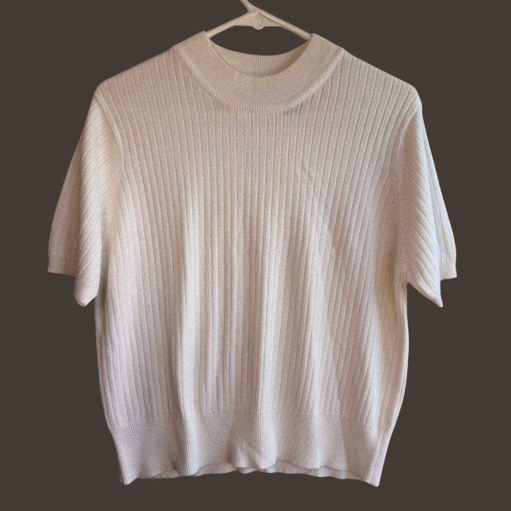 Classic Vintage 90s Laura Scott Short Sleeve Knit Top